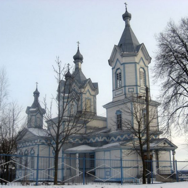 Деревянный Преображенский храм