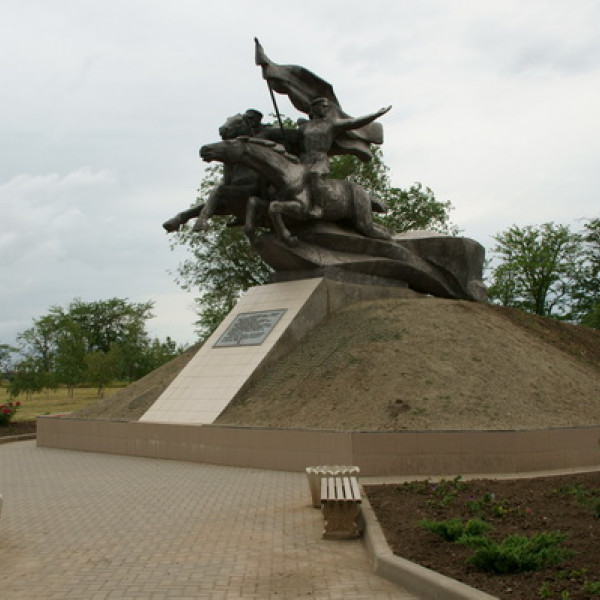 Памятник 116-й Донской кавалерийской дивизии