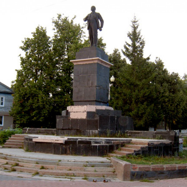 Памятник Ленину