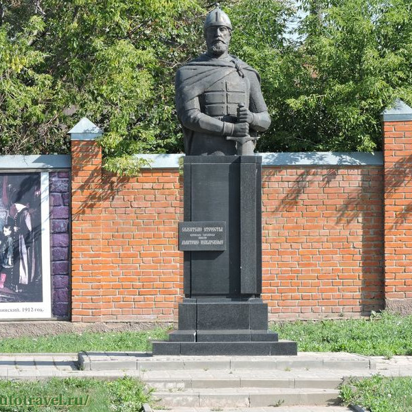 Памятник-бюст Д.Пожарскому