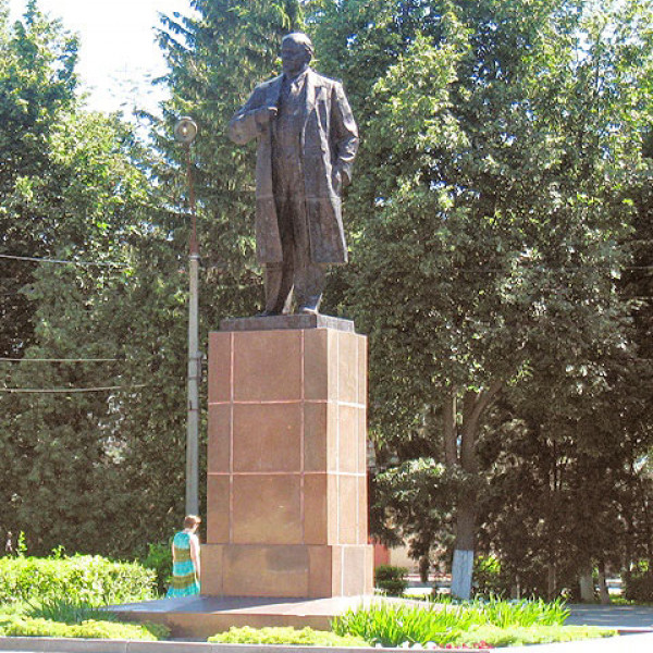 Памятник В.И. Ленину