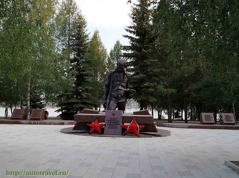 Памятник погибшим в локальных войнах планеты