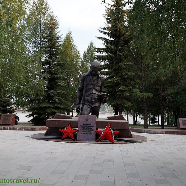 Памятник погибшим в локальных войнах планеты