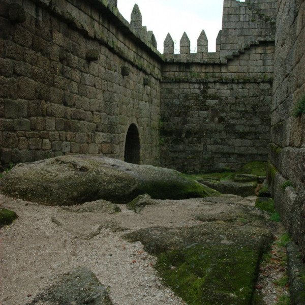 Замок Гимарайнш/Castelo de Guimarães