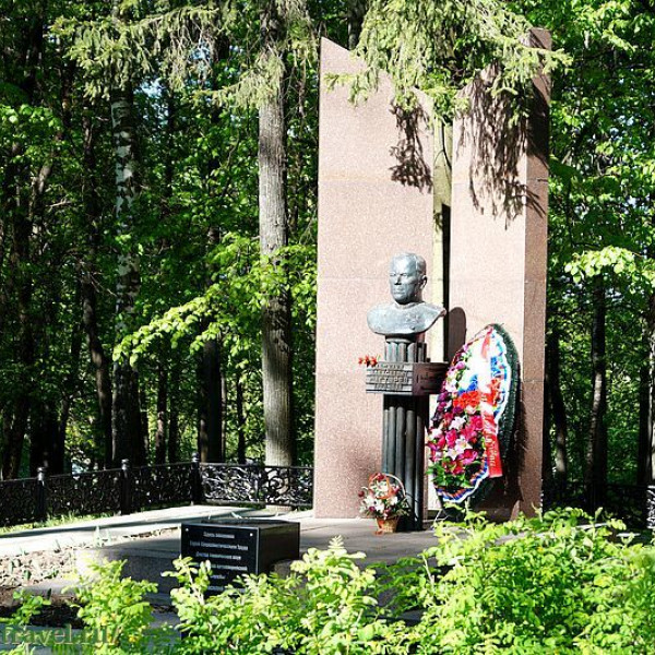 Могила В.А. Дегтярева