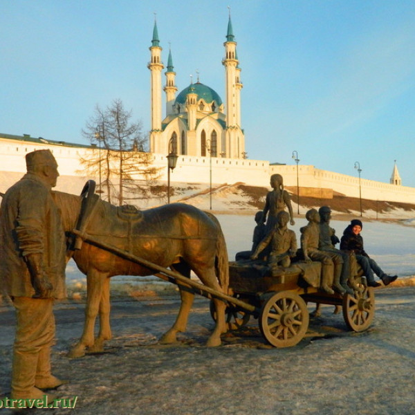 Памятник благотворителю