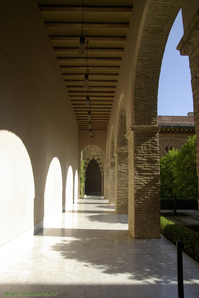 Дворец Альхаферия/Palacio de la Aljafería