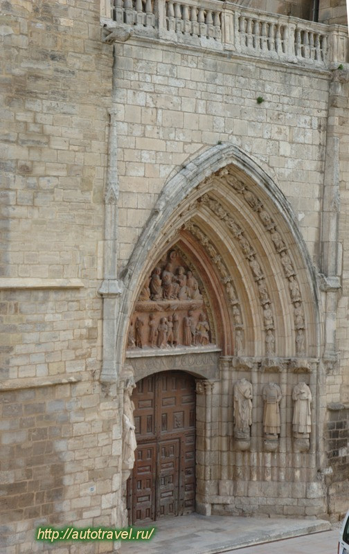 Церковь святого Стефана/Iglesia de San Esteban