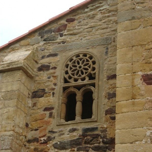 Церковь святого Михаила де Лильо/Iglesia de San Miguel de Li
