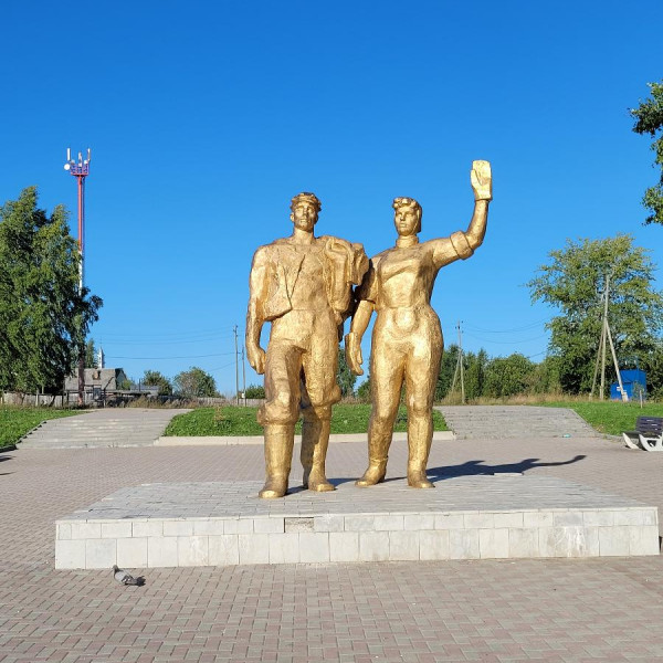 Памятник первооткрывателям