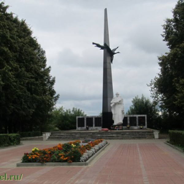 Памятник советским воинам, погибшим в Великую Отечественную 