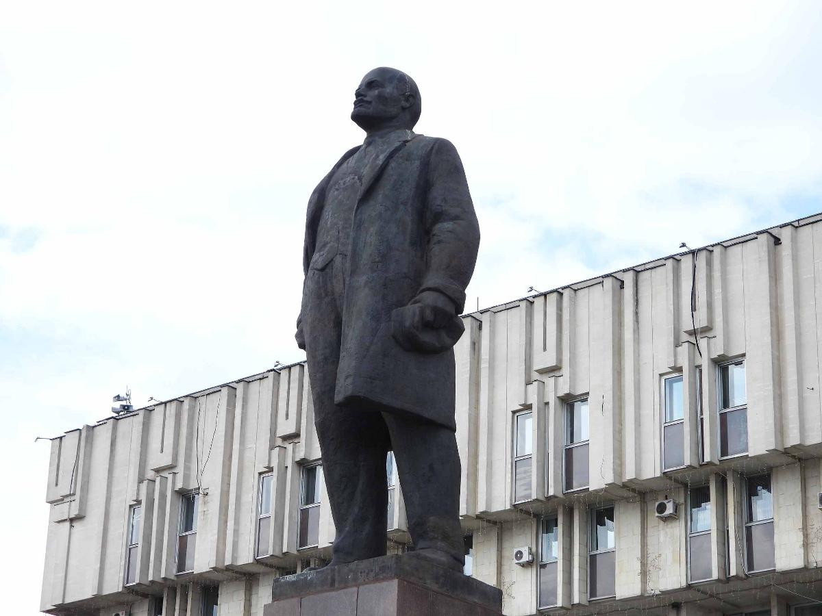 Памятник Ленину