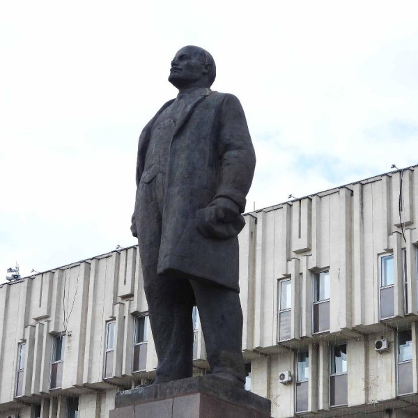 Памятник Ленину