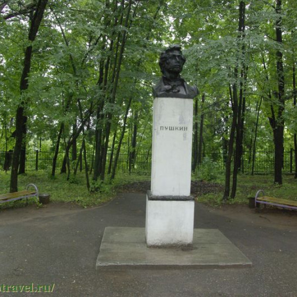 Памятник А.С. Пушкину (Слободской)