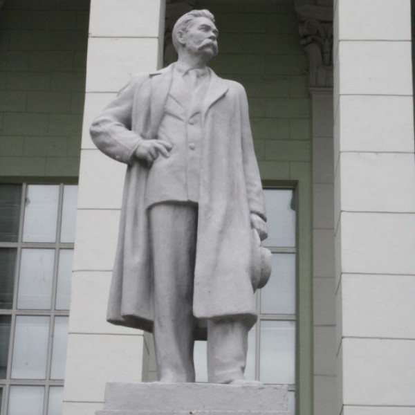 Памятник М. Горькому (Челябинск)