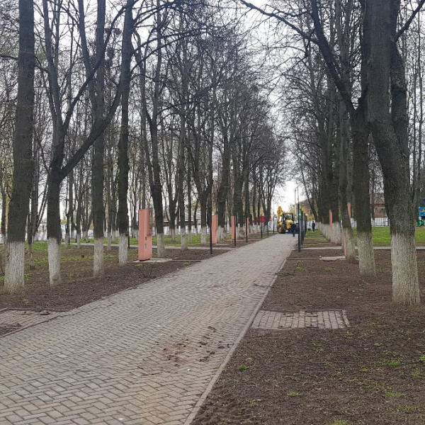Аллея Героев у Дворца культуры им. В.Н. Леонова (Зарайск)